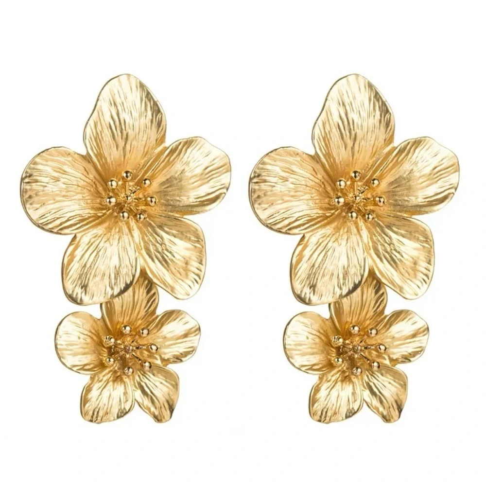 8J: BOHEMIAN Gold Sculptural Flower Earrings, Vintage. NIP